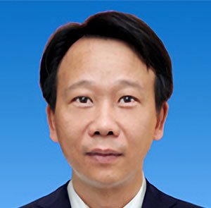 其中高级职称13位