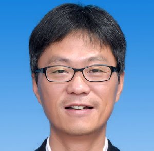 其中高级职称占40%
