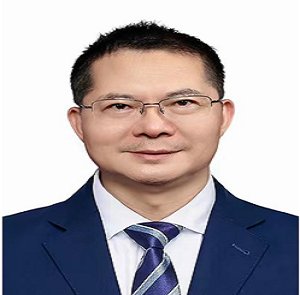 其中主任医师2人
