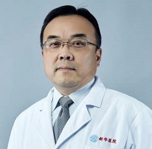 全部具有博士研究生或者硕士研究生学位