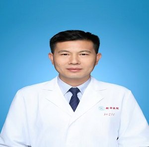 副主任医师15人