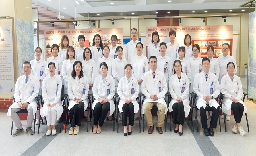 并负责肿瘤中心门诊化疗的管理运营